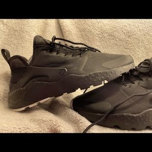 Nike women’s black air huarache run ultra premium   #859511-004